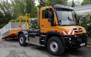 Mercedes-Benz Unimog U218 mit Maytec Abrollsysteme '2018